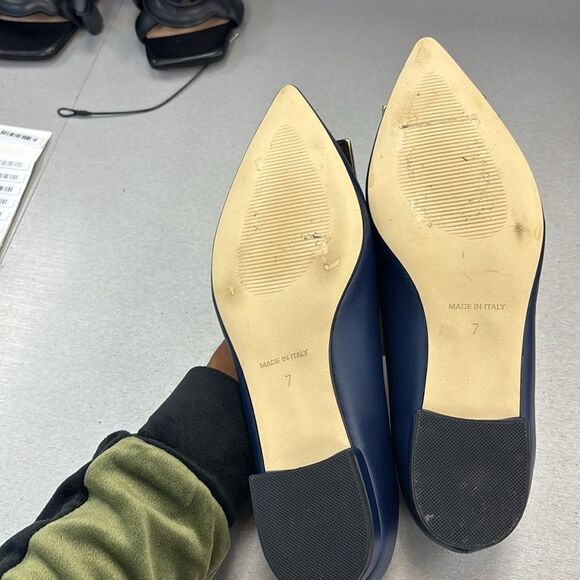 Valentino Flats  - Picture 3 of 5